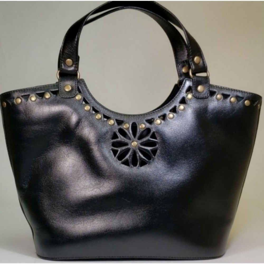 Maxx New York Bucket Handbag